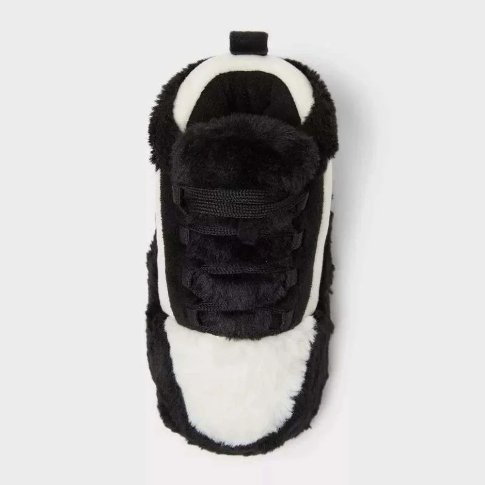 Kids' Journey Sneaker Slippers Cat & Jack Black 2/3 New‎ With Tags